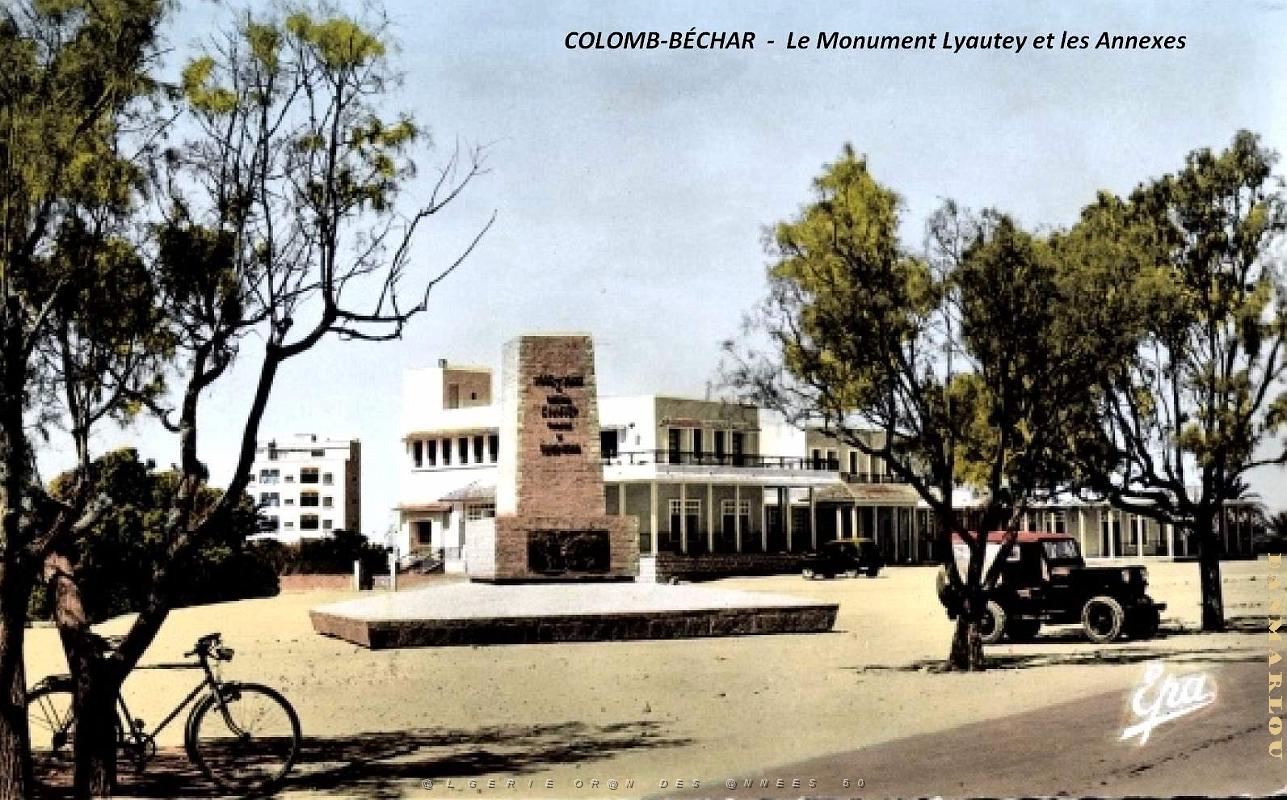 Colomb-Bechar - Monument Lyautey et l'Annexe.jpg
